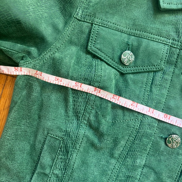green suede jacket - snake looking material Kelly green looking for best offer - Picture 6 of 6